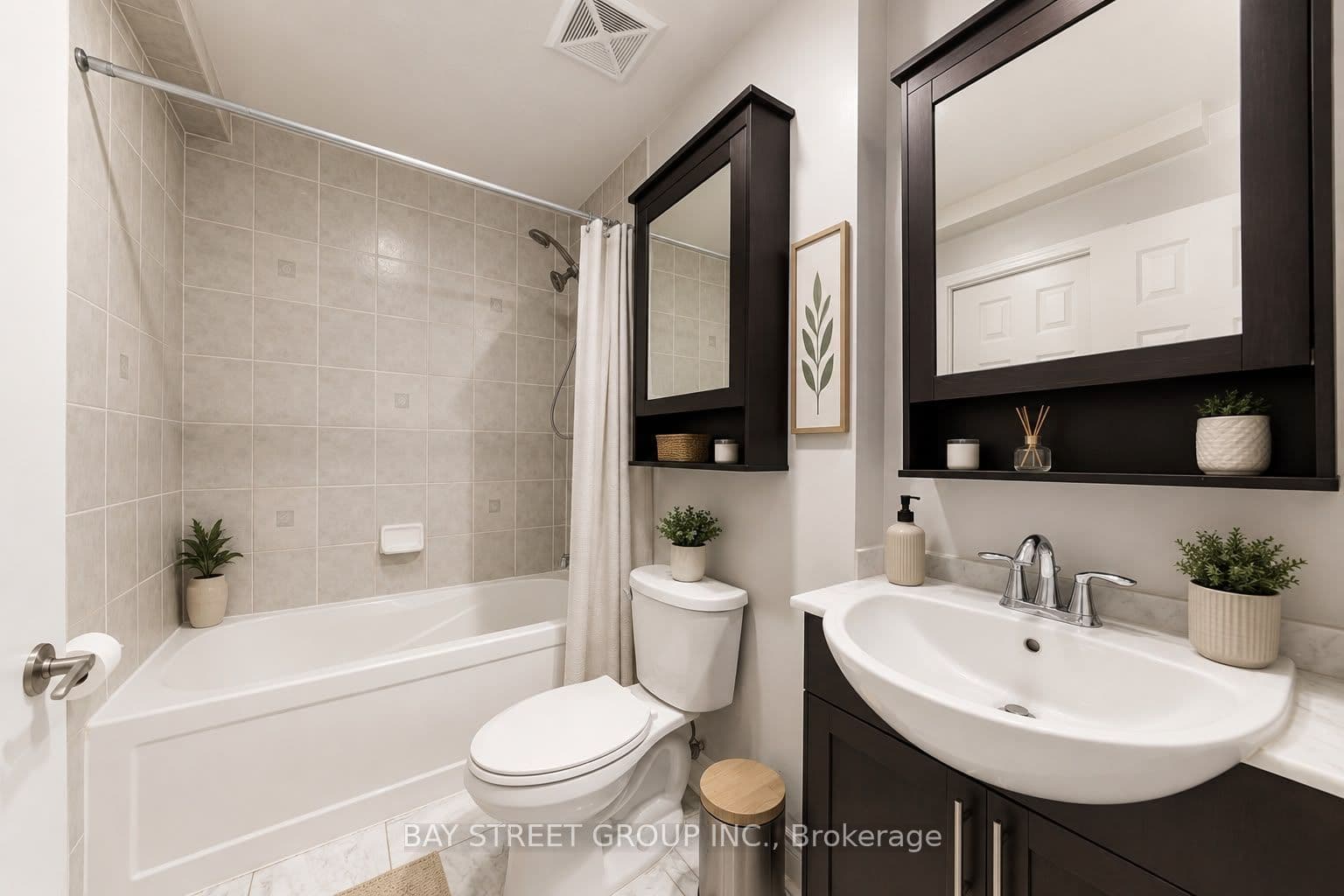 31 Olive Avenue 221, Toronto, ON M2N 4N4