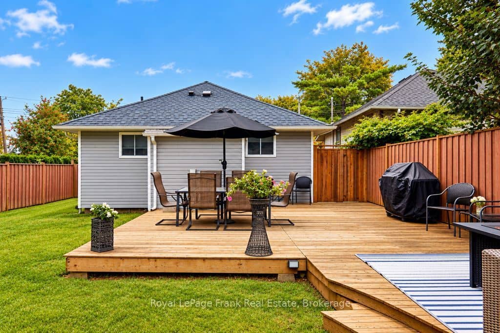 34 Pleasant View Avenue, Scugog, ON L0B 1E0