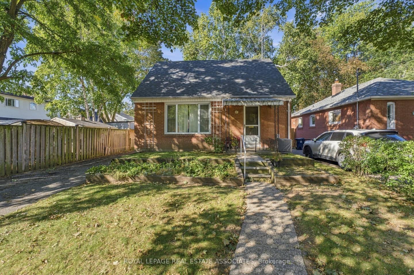 68 Gair Drive, Toronto, ON M8W 4P8