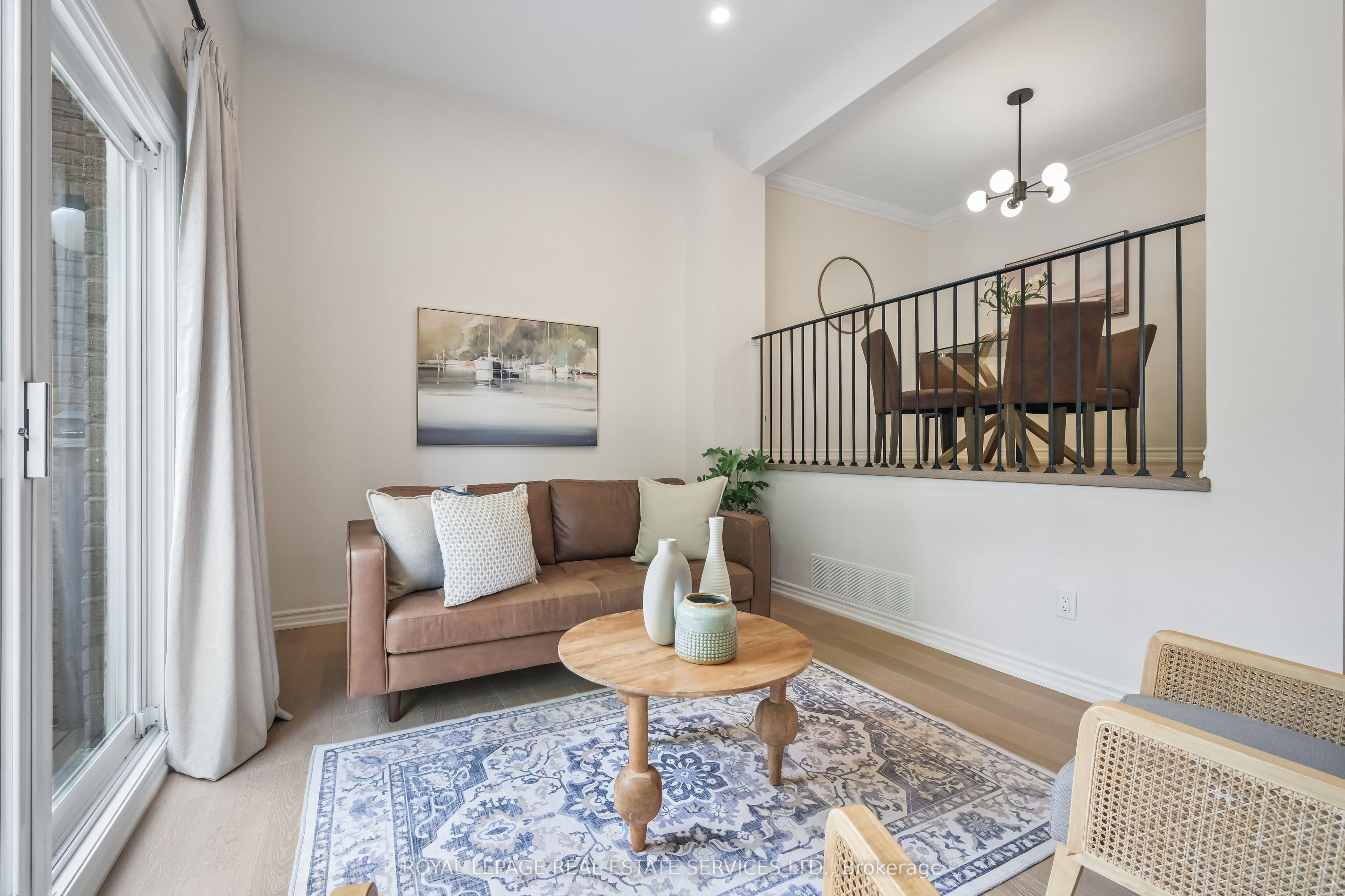 2222 Marine Drive 1, Oakville, ON L6L 1C1