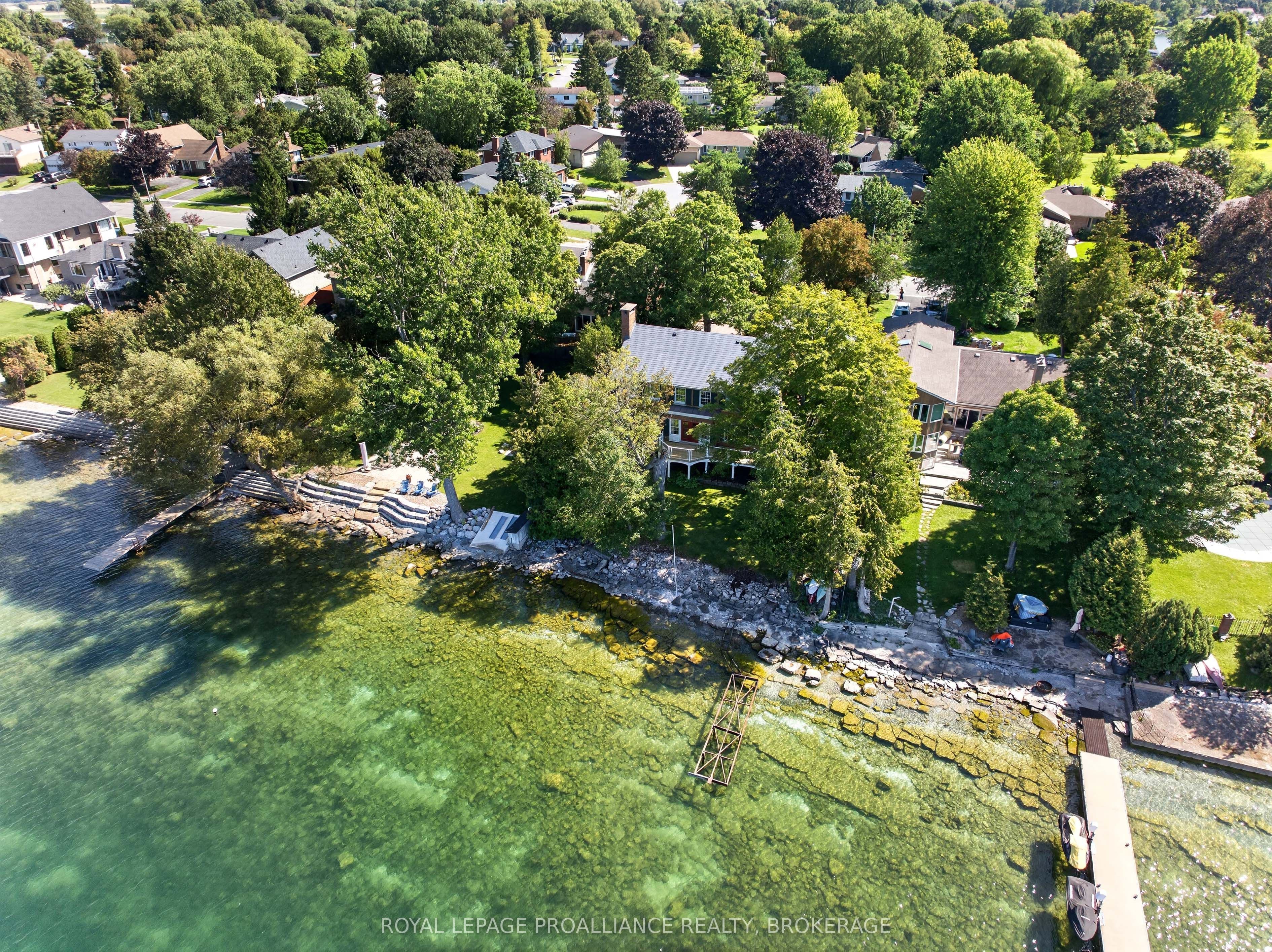 110 Lakeshore Boulevard, Kingston, ON K7M 0A5