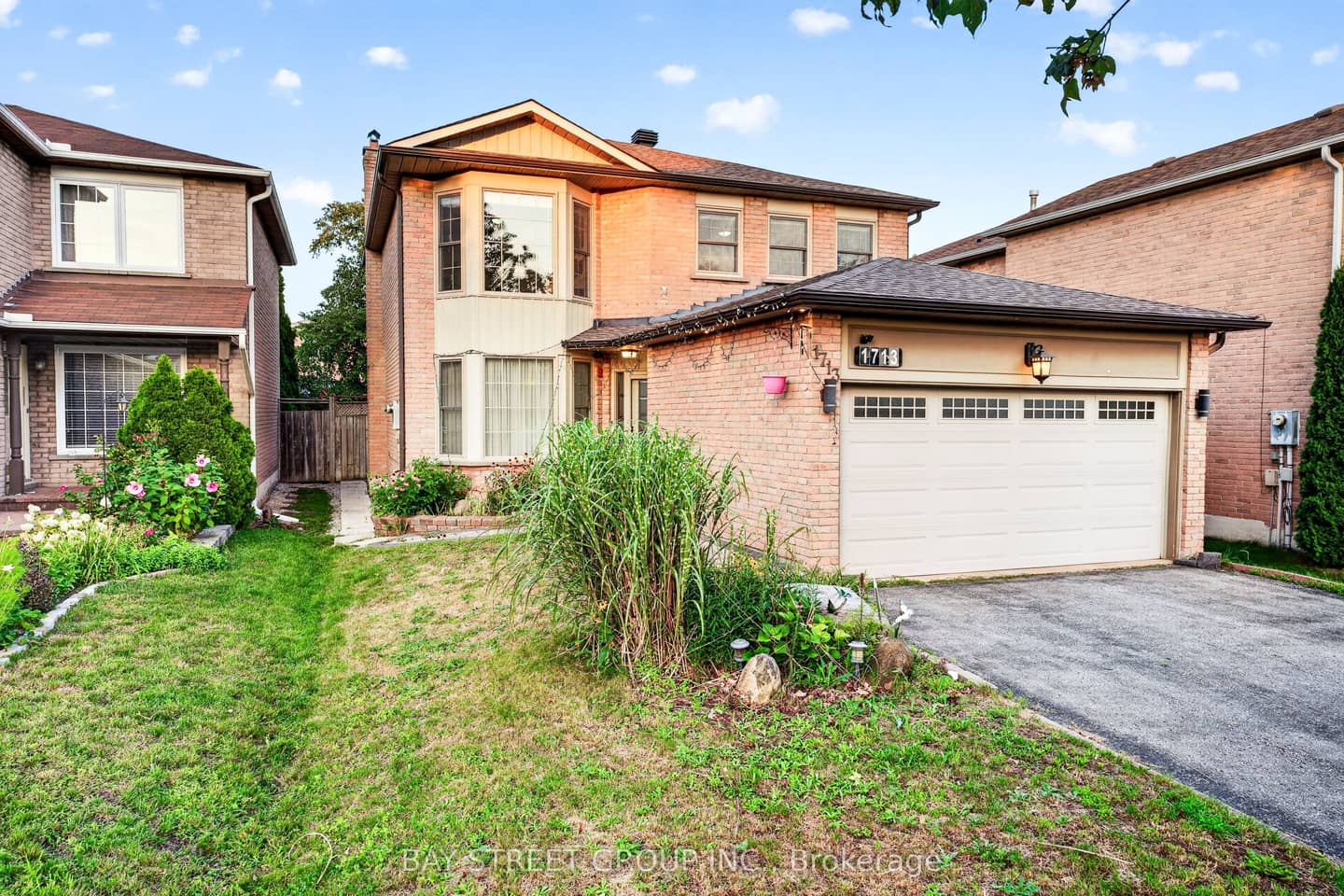 1713 Kirkwood Lane, Pickering, ON L1V 4W8