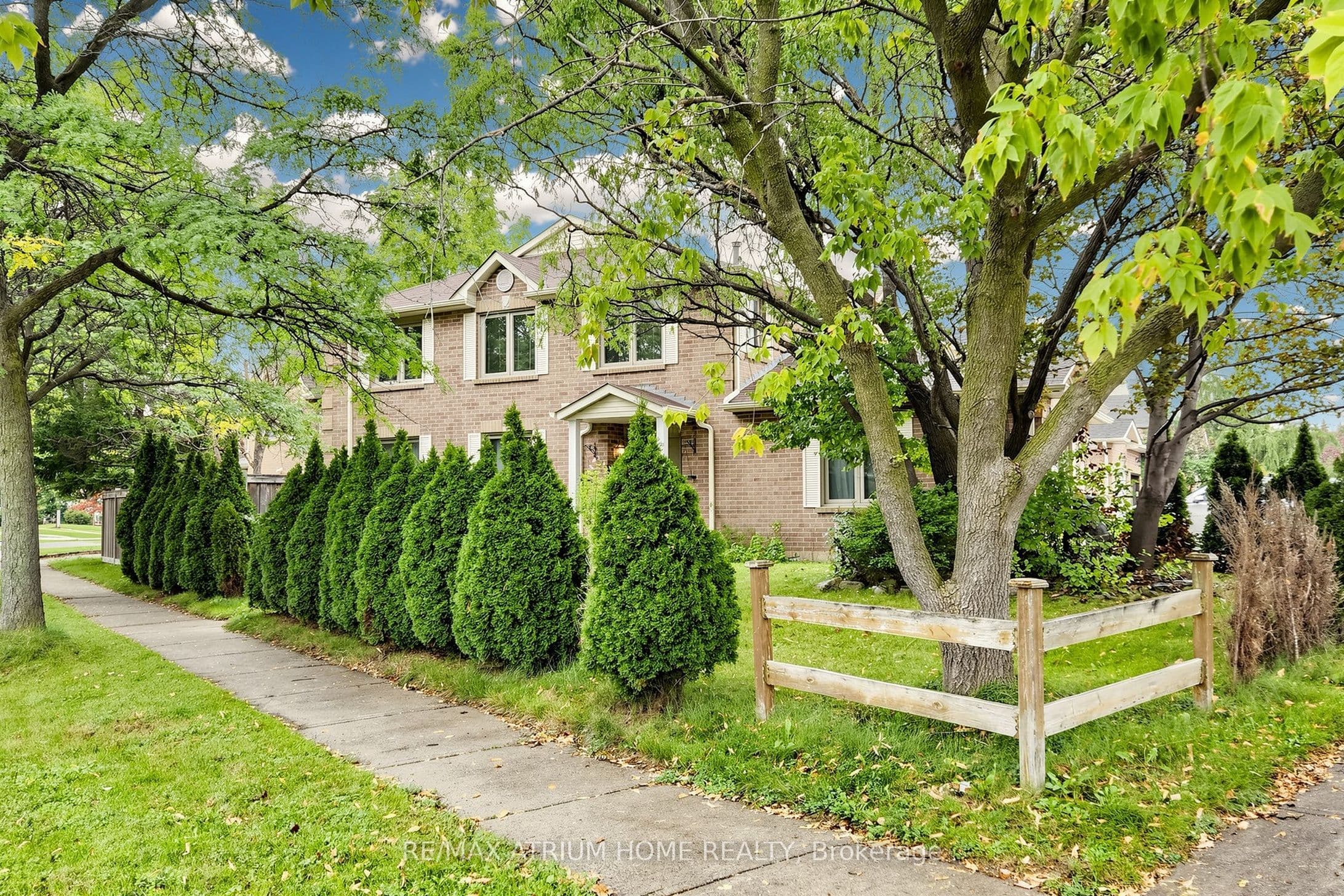22 Bingham Street, Richmond Hill, ON L4C 9R1
