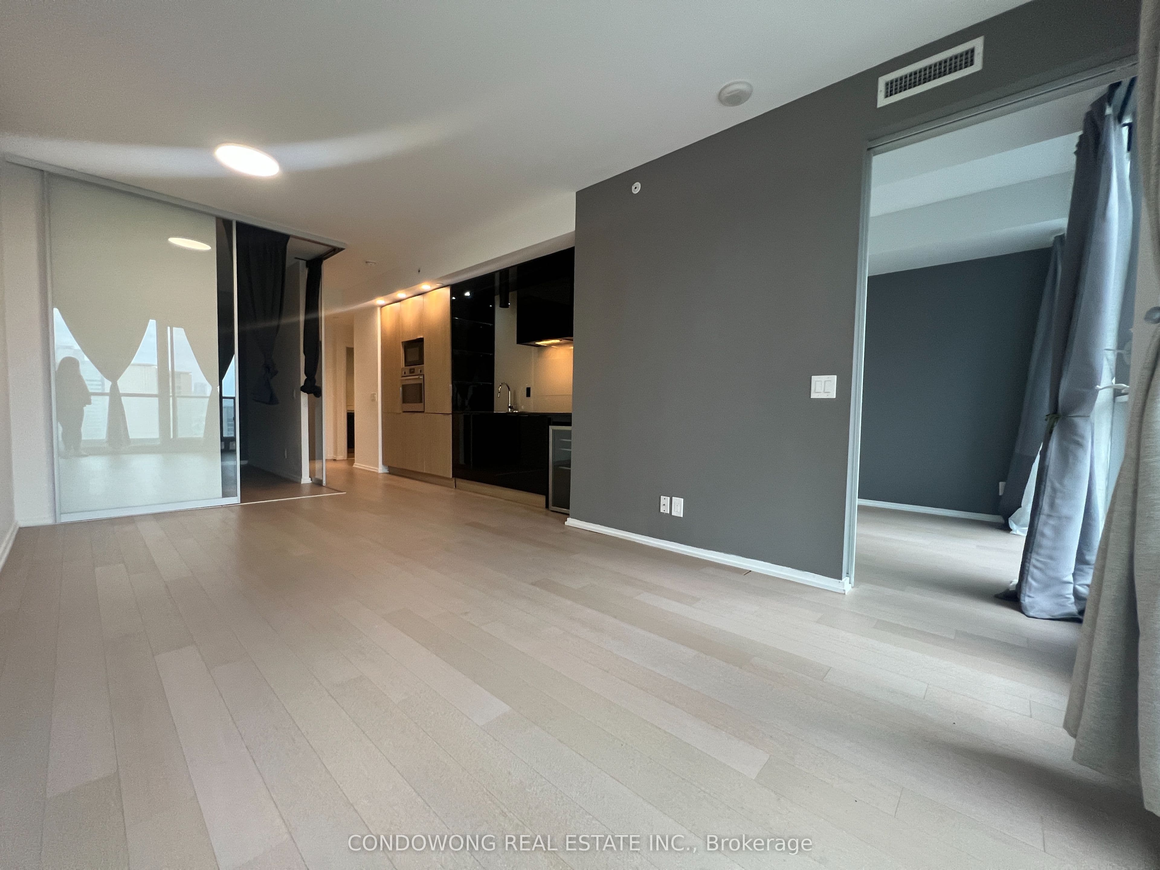 70 Temperance Street 2901, Toronto, ON M5H 0B1