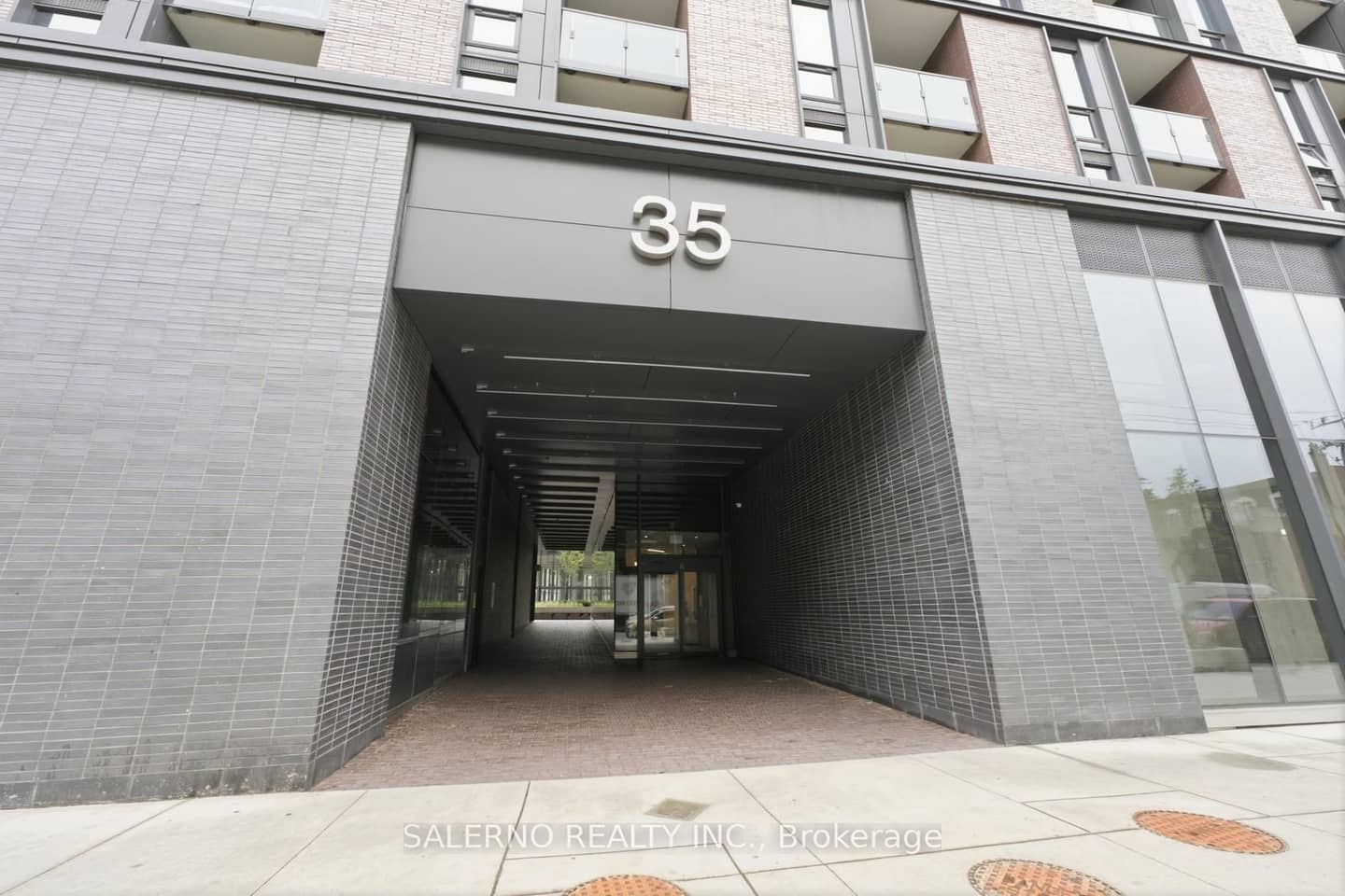 35 Parliament Street 314, Toronto, ON M5A 0Z5