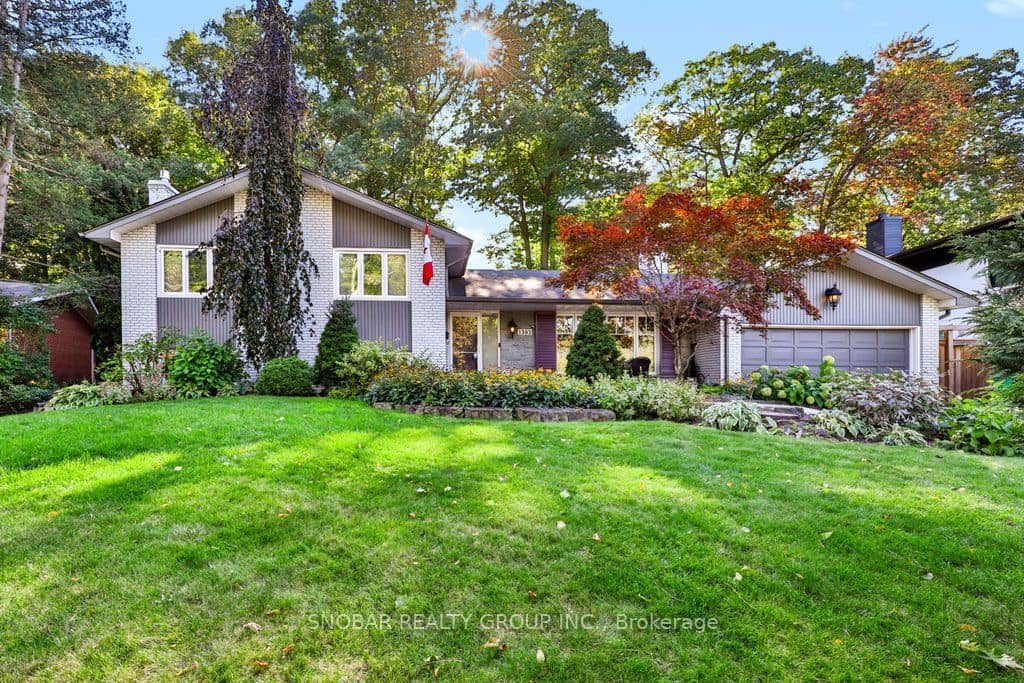 1302 Greenoaks Drive, Mississauga, ON L5J 3A5