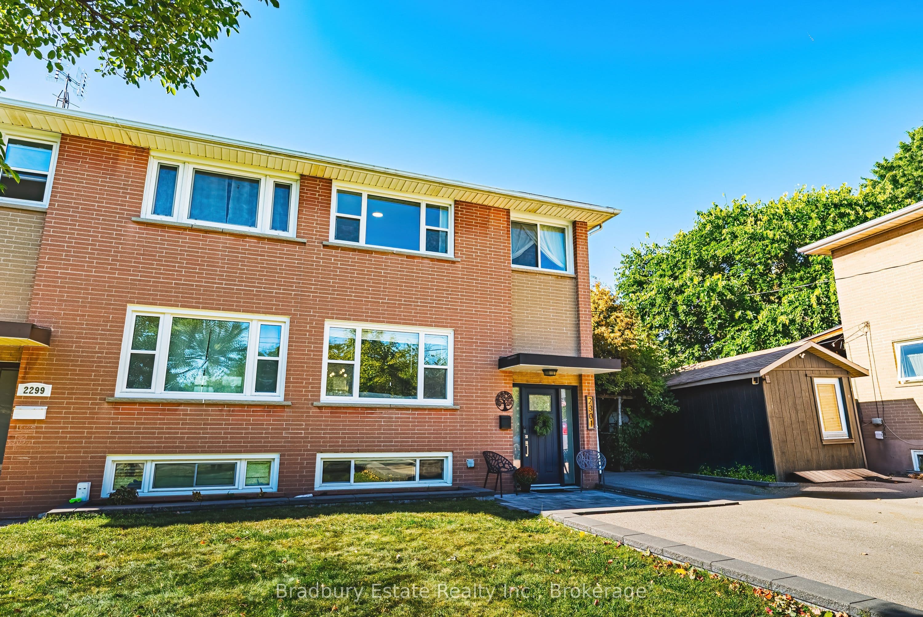 2301 Barclay Road, Burlington, ON L7R 2B7