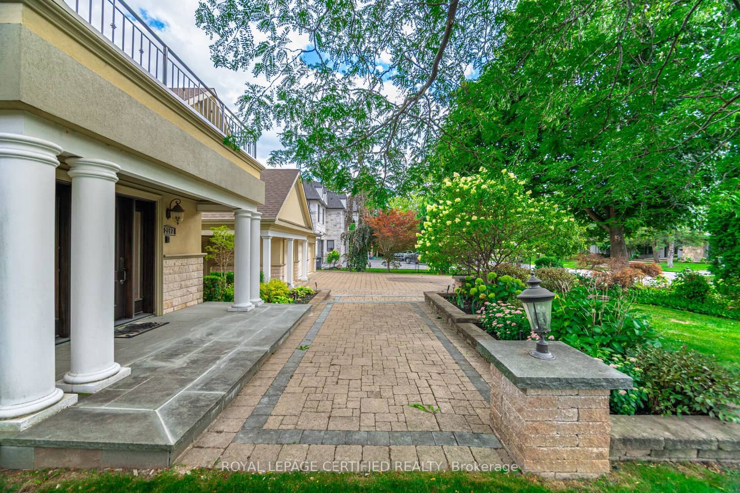 2197 Courrier Lane, Mississauga, ON L5C 1V1