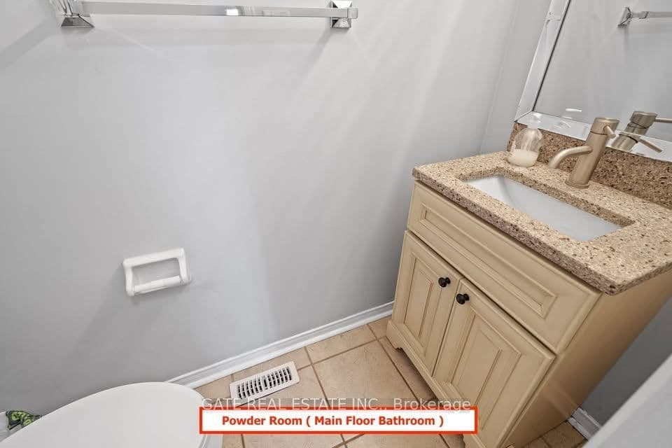 50 Stunden Lane Main & 2nd floor, Barrie, ON L4N 0H1