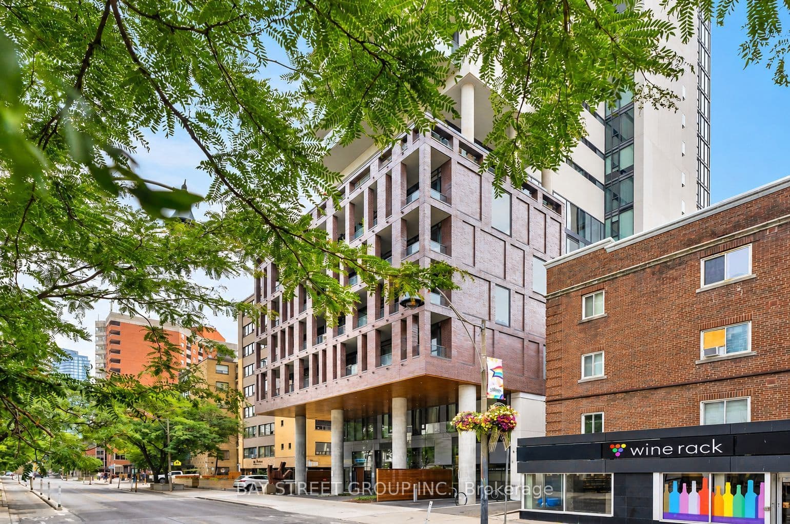81 Wellesley Street E 407, Toronto, ON M4Y 0C5