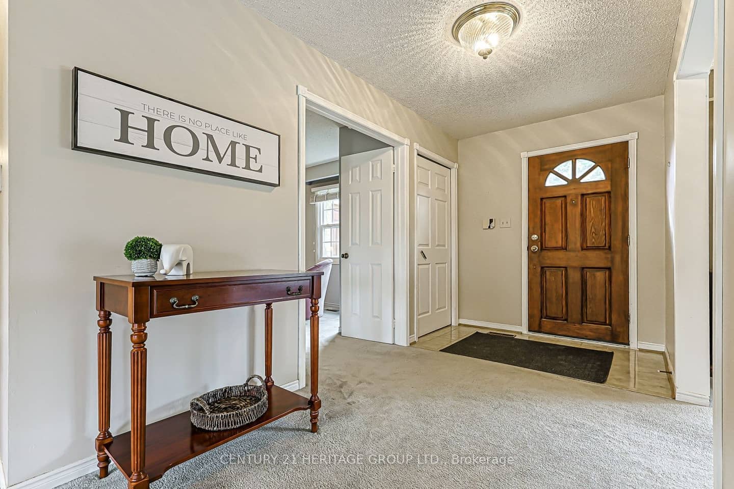 20 Simmons Crescent, Aurora, ON L4G 6B5