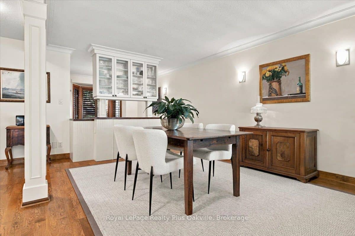 362 Winston Road, Oakville, ON L6L 4W5