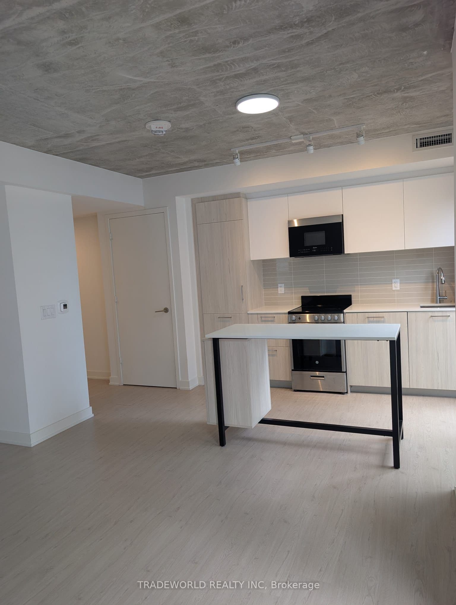 65 Mutual Street 906, Toronto, ON M5B 0E5