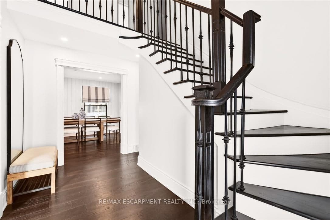 2129 Highview Drive, Burlington, ON L7P 0P2