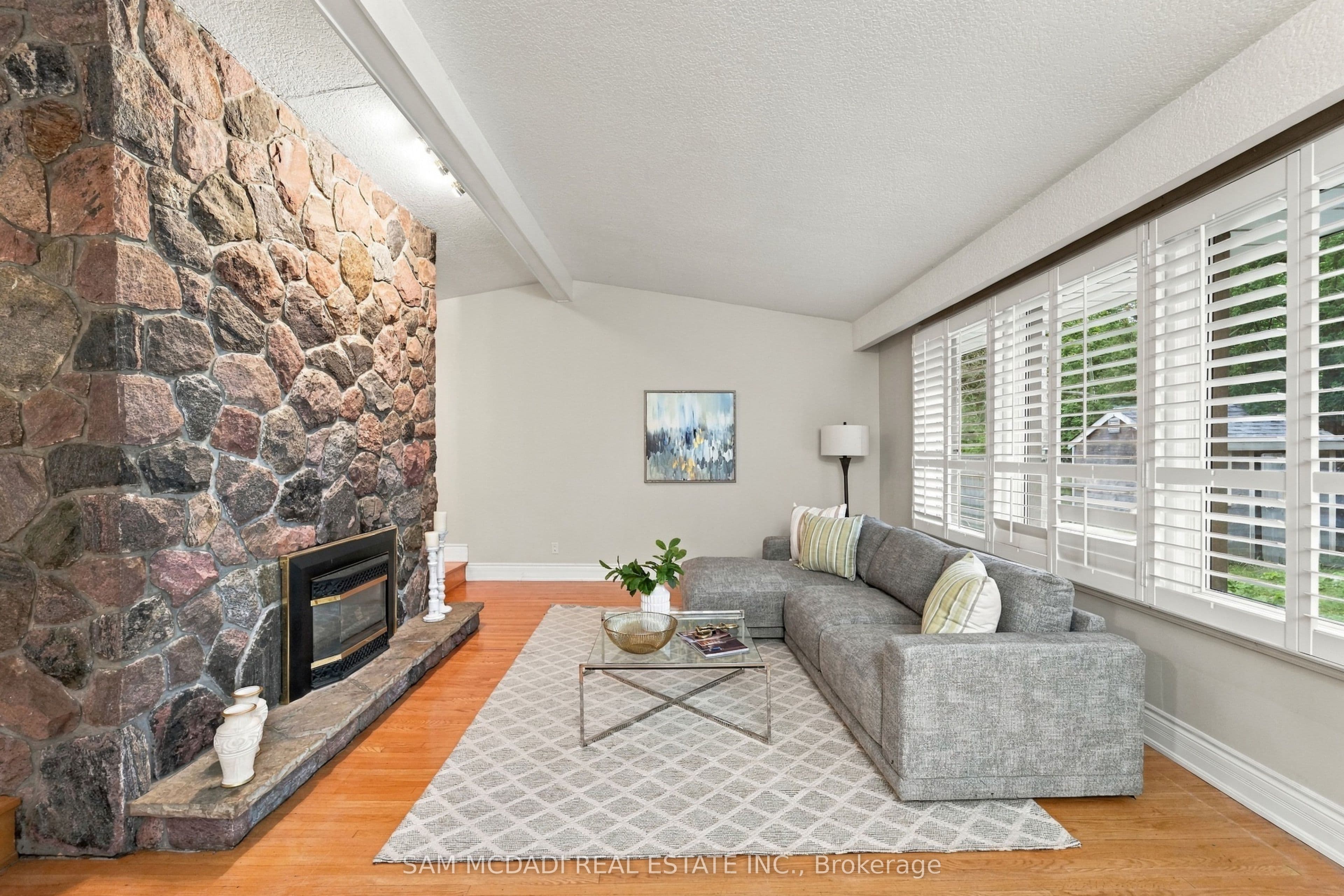 1459 Birchwood Drive, Mississauga, ON L5J 1T3