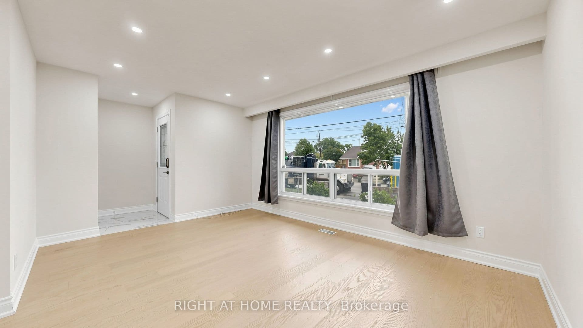 76 Fenside Drive, Toronto, ON M3A 2V5