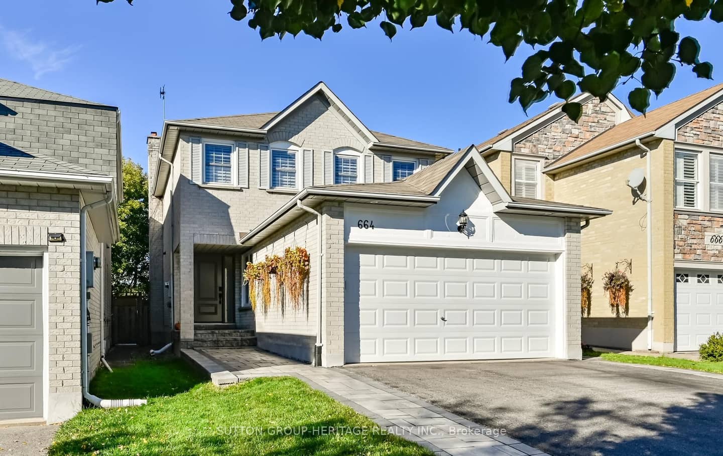 664 Eramosa Crescent, Pickering, ON L1V 5N4