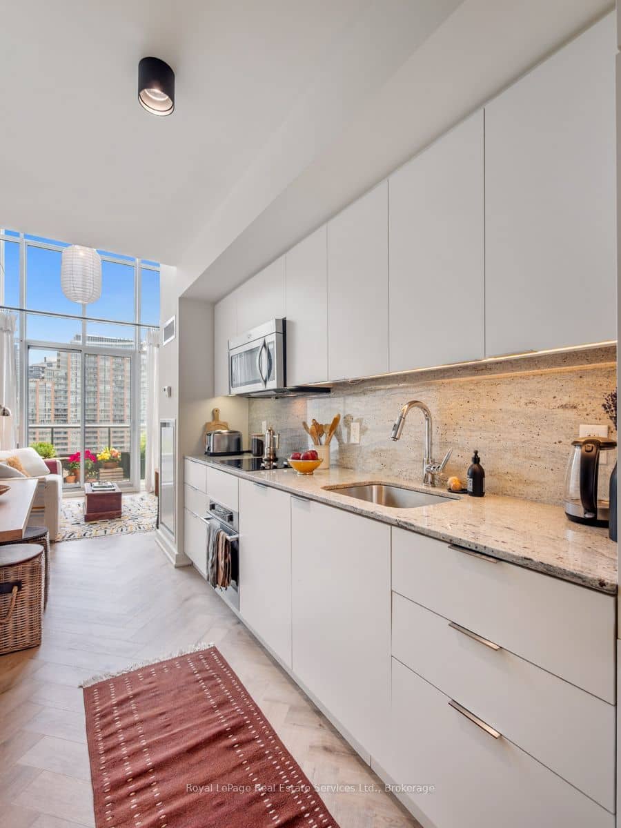 5 Hanna Avenue 729, Toronto, ON M6K 0B3