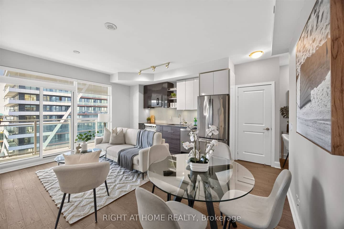 33 Shore Breeze Drive 1801, Toronto, ON M8V 0G1