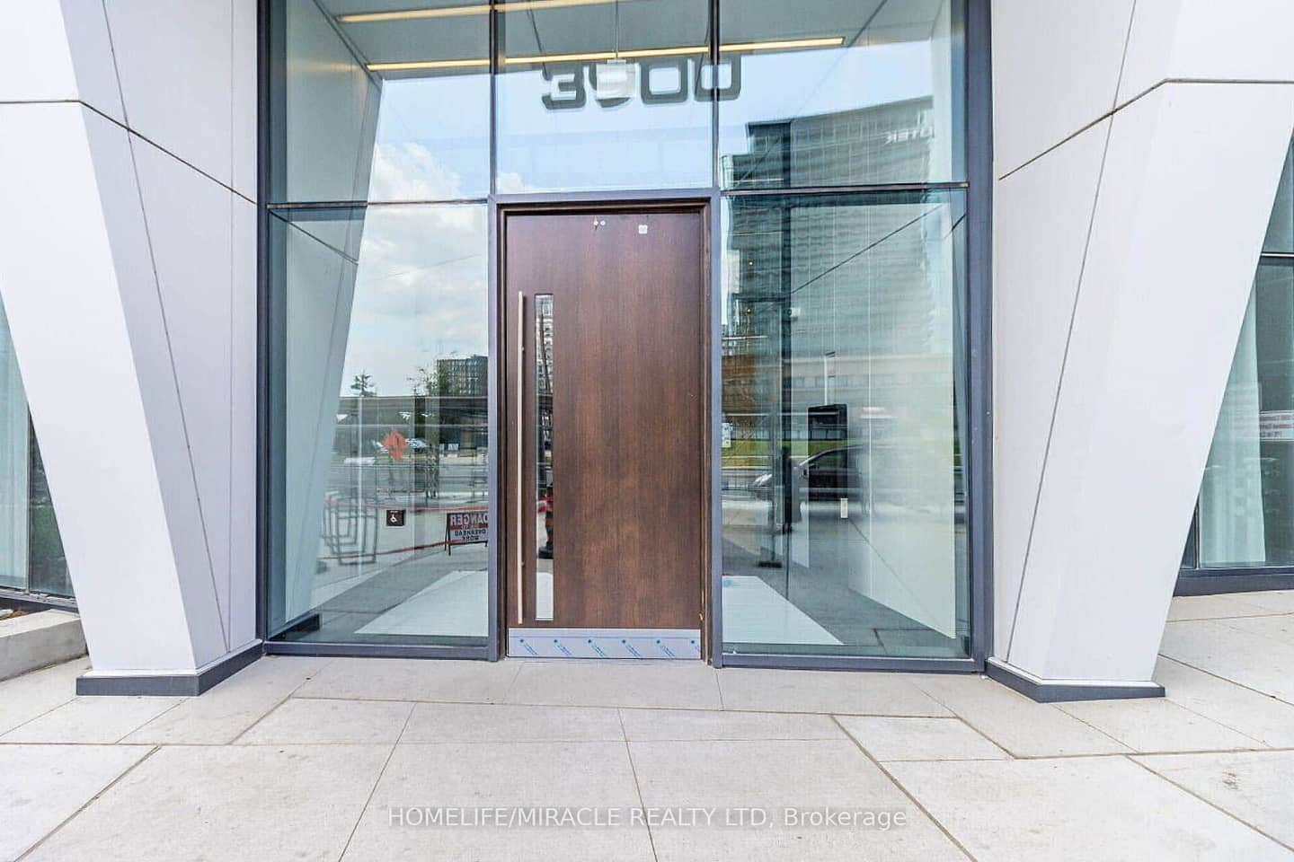 3900 Confederation Parkway 209, Mississauga, ON L5B 0M3