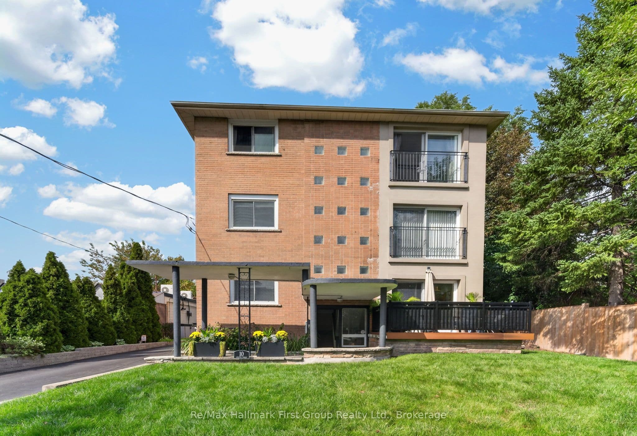 10 Lincoln Street, Ajax, ON L1S 6C8