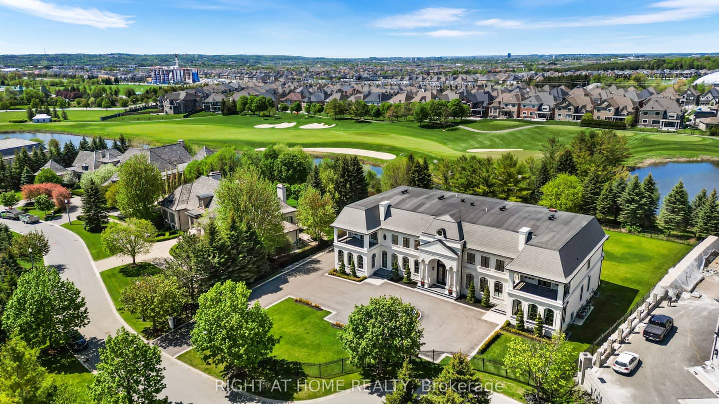 16 Sirona's Lane, Aurora, ON L4G 7Y7
