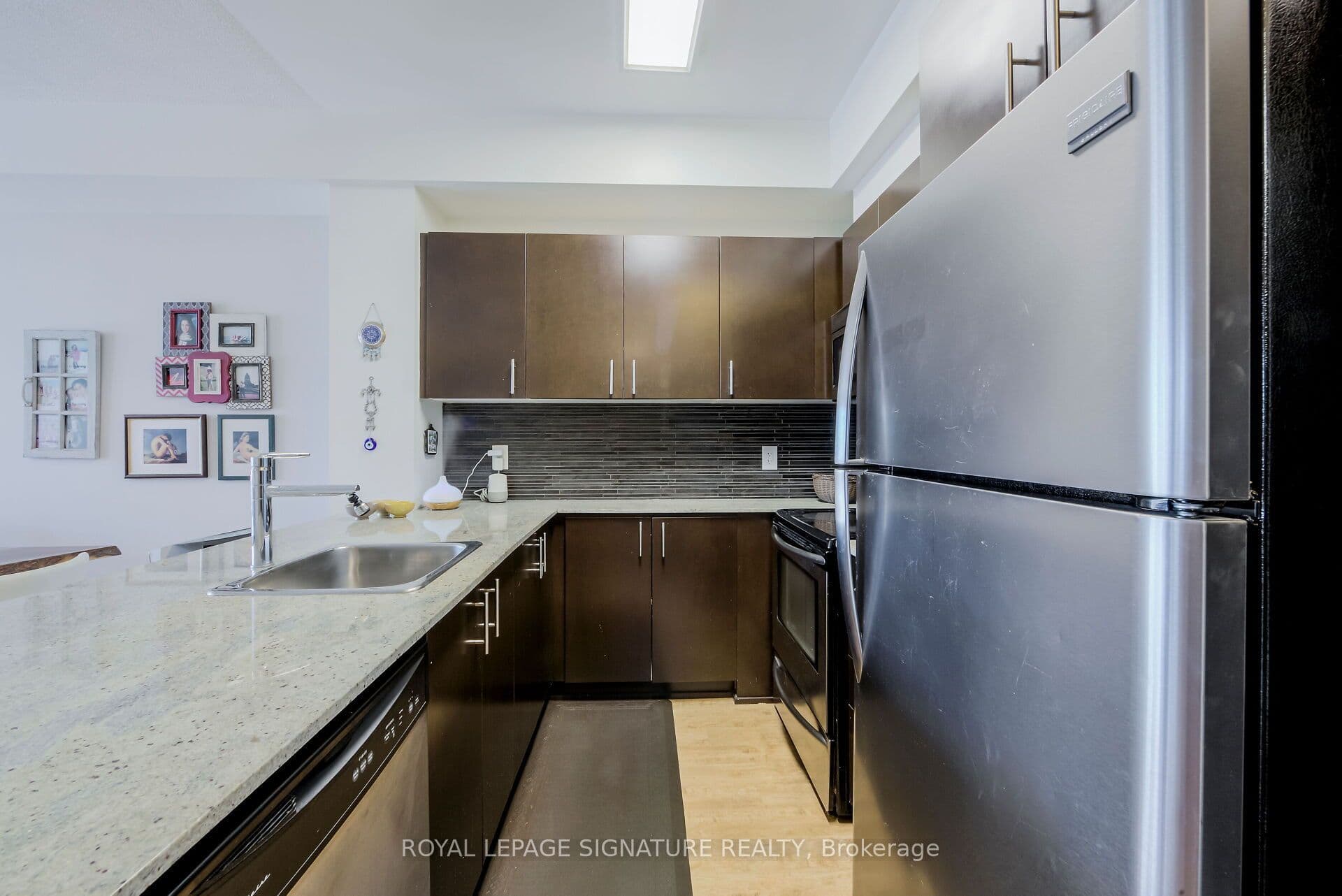 25 Cole Street 1007, Toronto, ON M5A 4M3