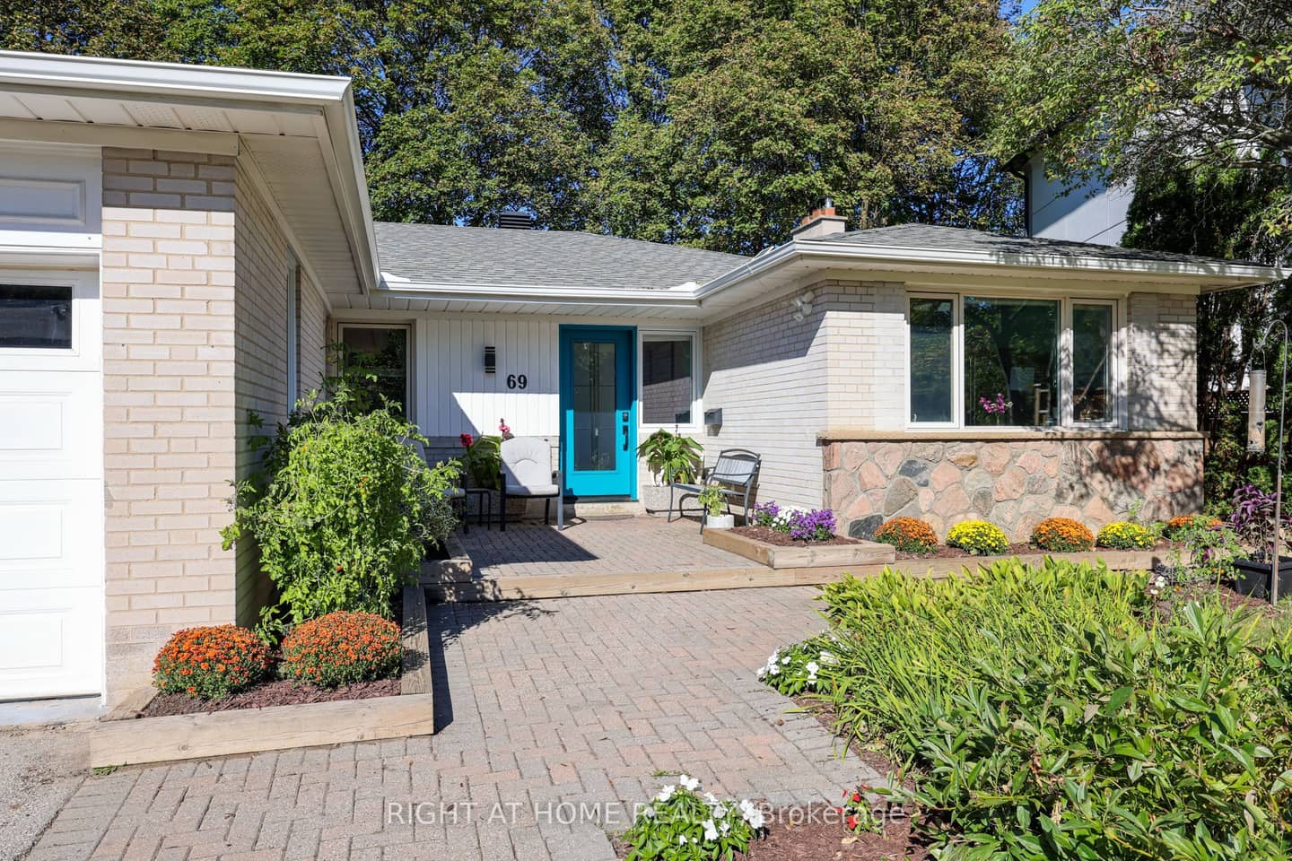 69 Montressor Drive, Toronto, ON M2P 1Z3