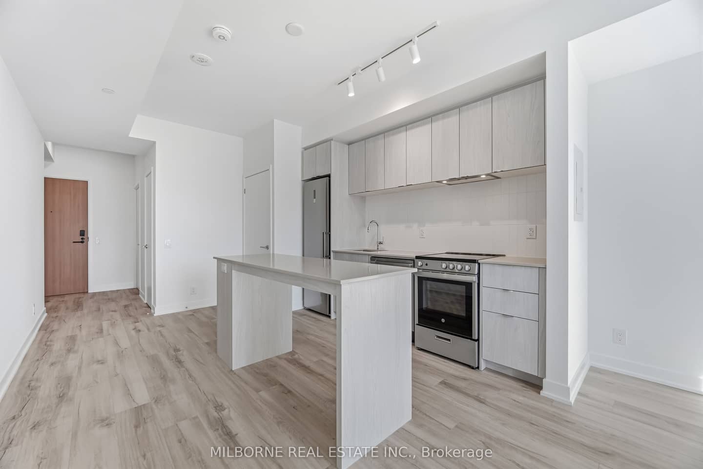 1660 Bloor Street W 510, Toronto, ON M6P 1A8
