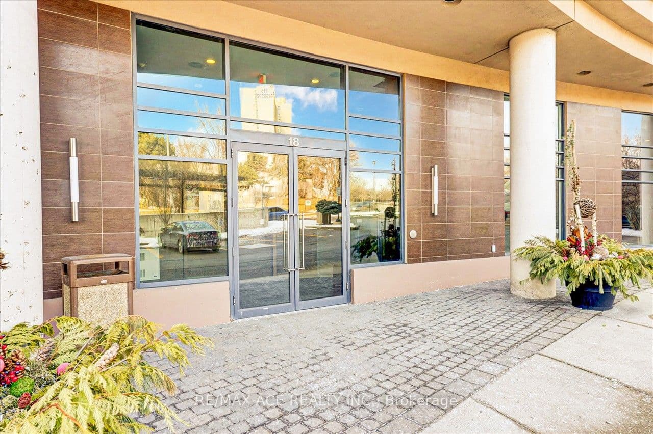 18 Valley Woods Road 605, Toronto, ON M3A 0A1