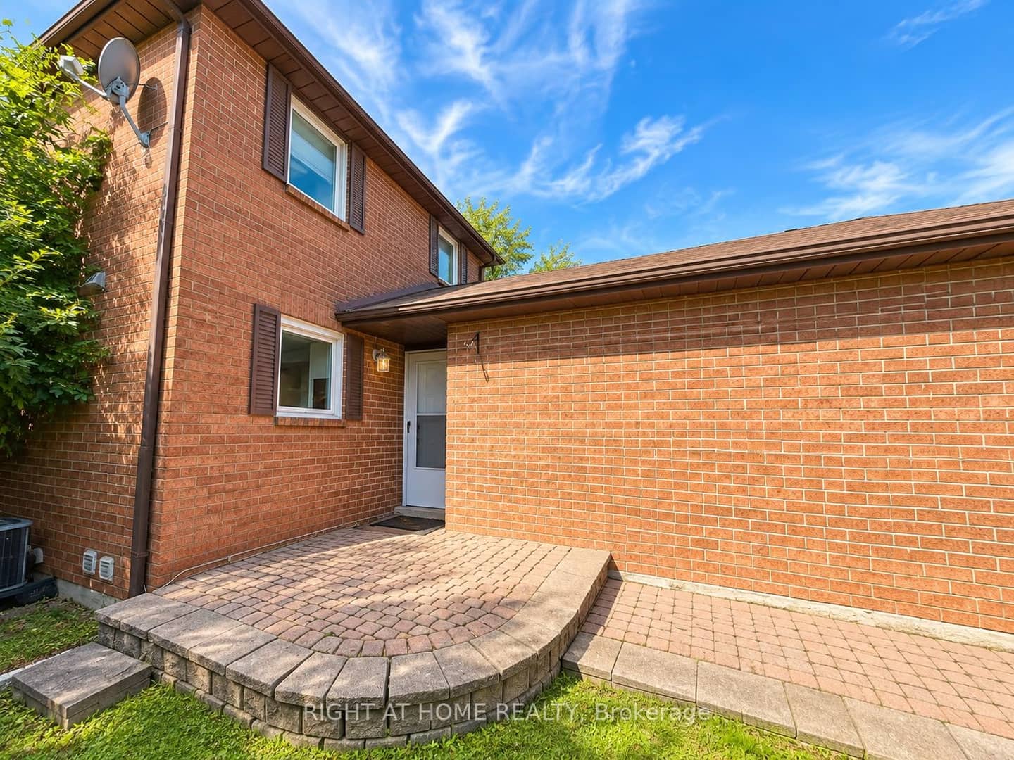 32 Aranka Court, Richmond Hill, ON L4C 7T9