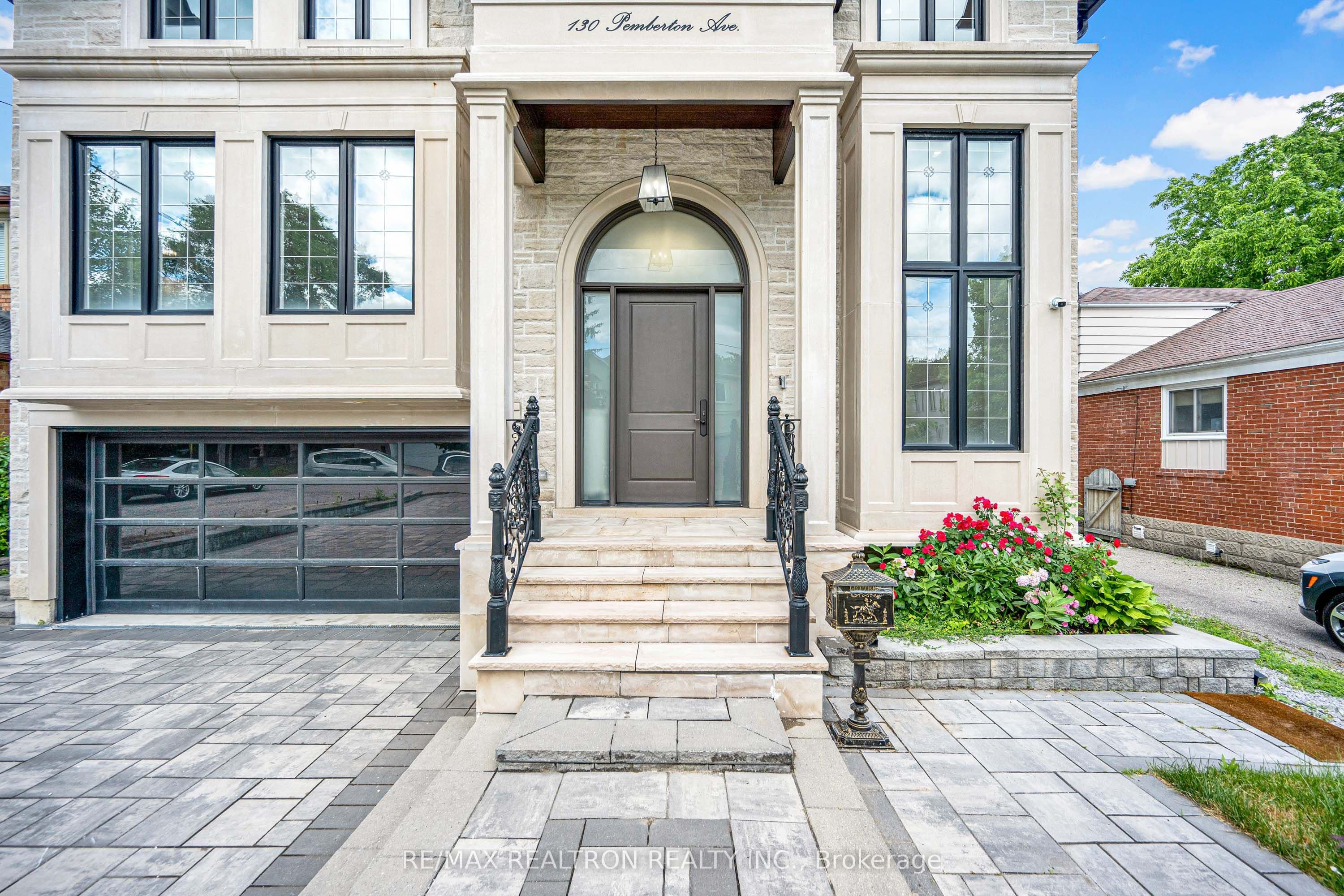 130 Pemberton Avenue, Toronto, ON M2M 1Y7