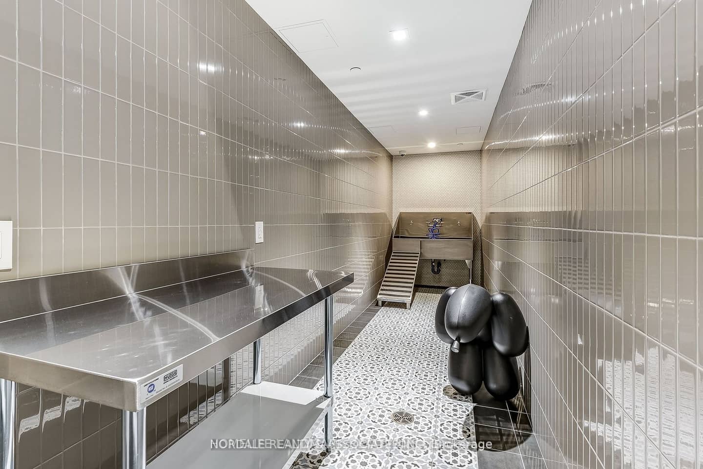 28 Widmer Street 4921, Toronto, ON M5V 0T2