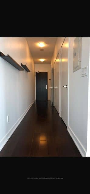 770 Bay Street 2411, Toronto, ON M5G 0A6