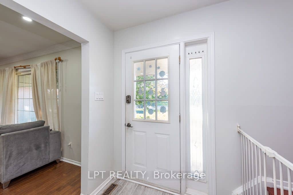 111 Dearbourne Boulevard, Brampton, ON L6T 1J8