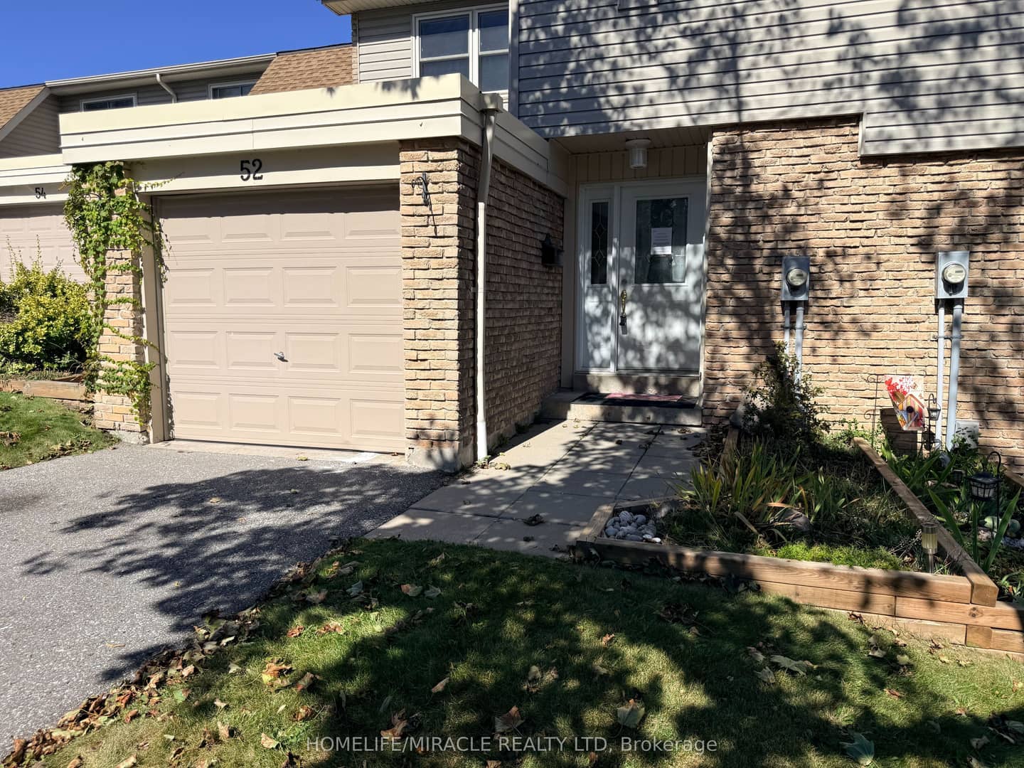 52 Robbie Crescent, Ajax, ON L1S 3N2