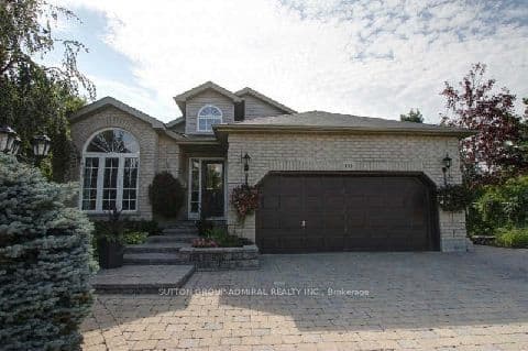 153 Niagara Drive, Oshawa, ON L1G 8A6