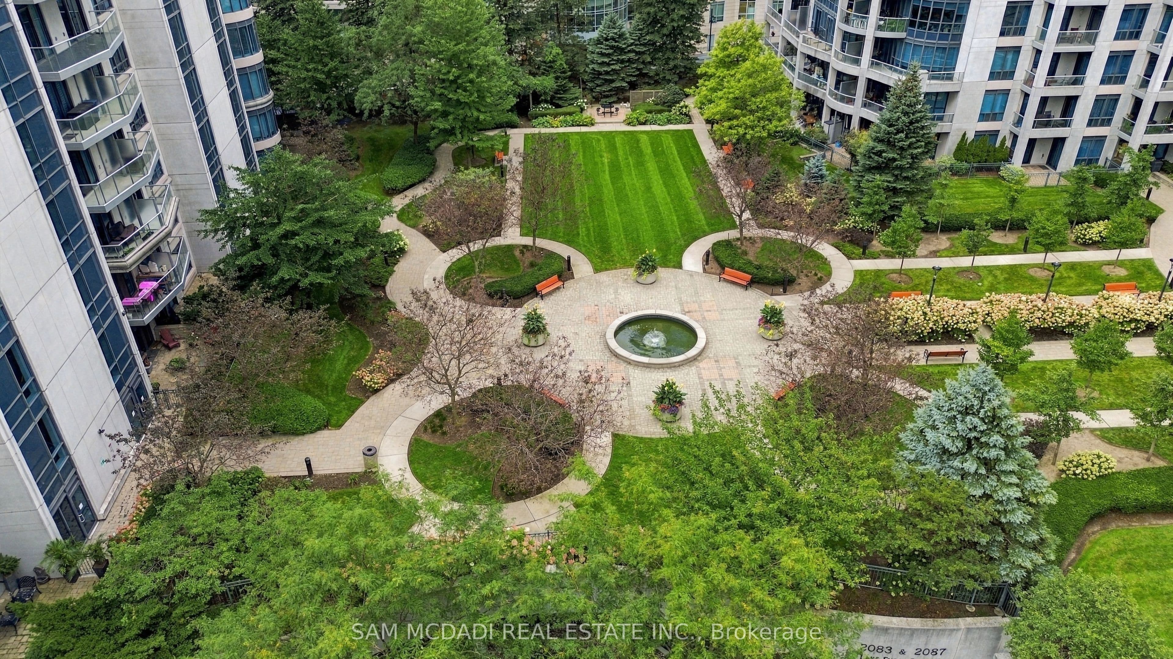 2087 Lake Shore Boulevard W 103, Toronto, ON M8V 4G3