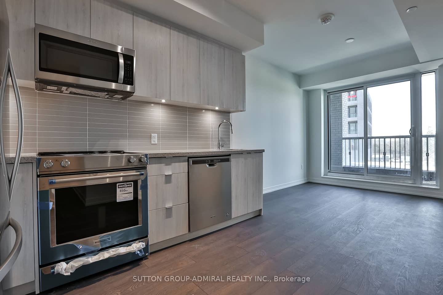 8868 Yonge Street 207E, Richmond Hill, ON L4C 1Z8