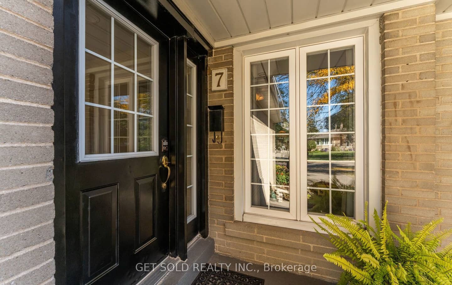7 Watercliffe Road, Toronto, ON M9W 4E5