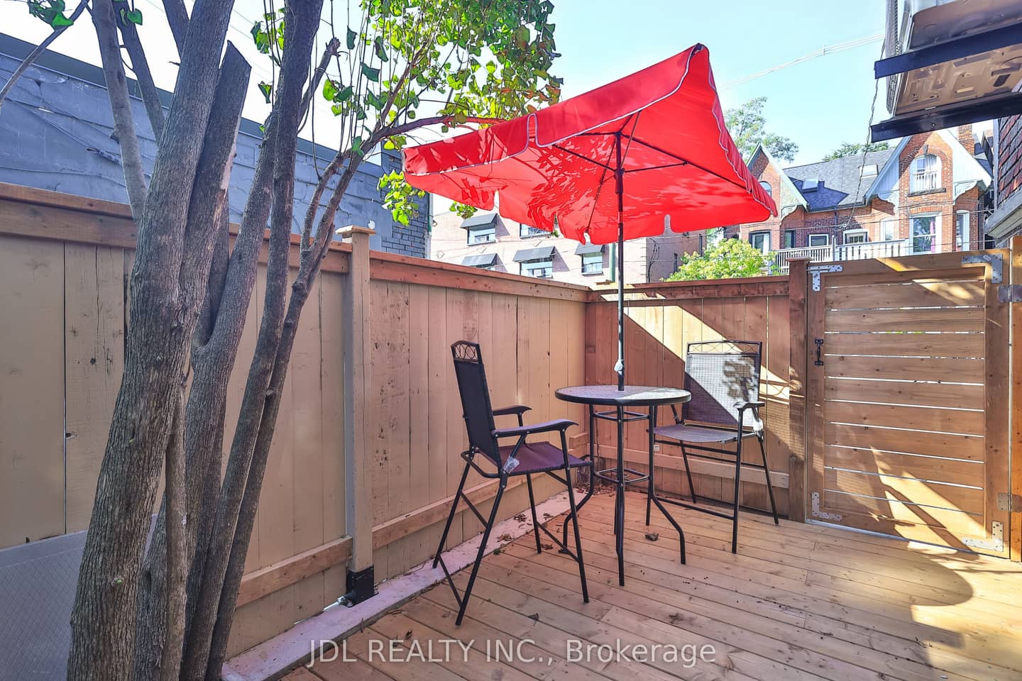 5 Sorauren Avenue, Toronto, ON M6R 2C6