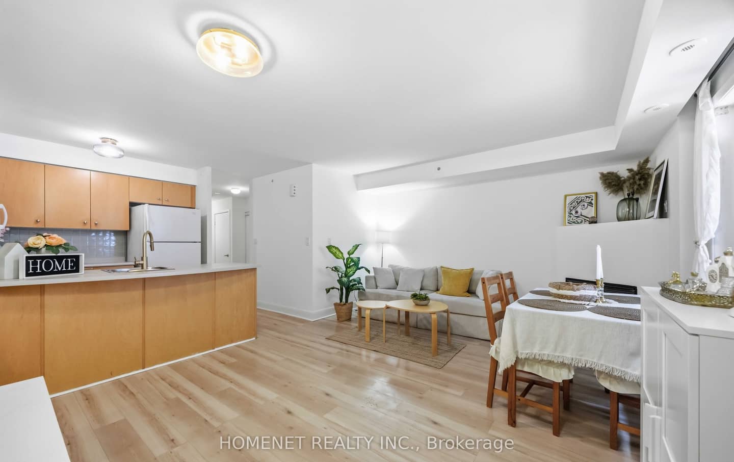 415 Jarvis Street 121, Toronto, ON M4Y 3C1