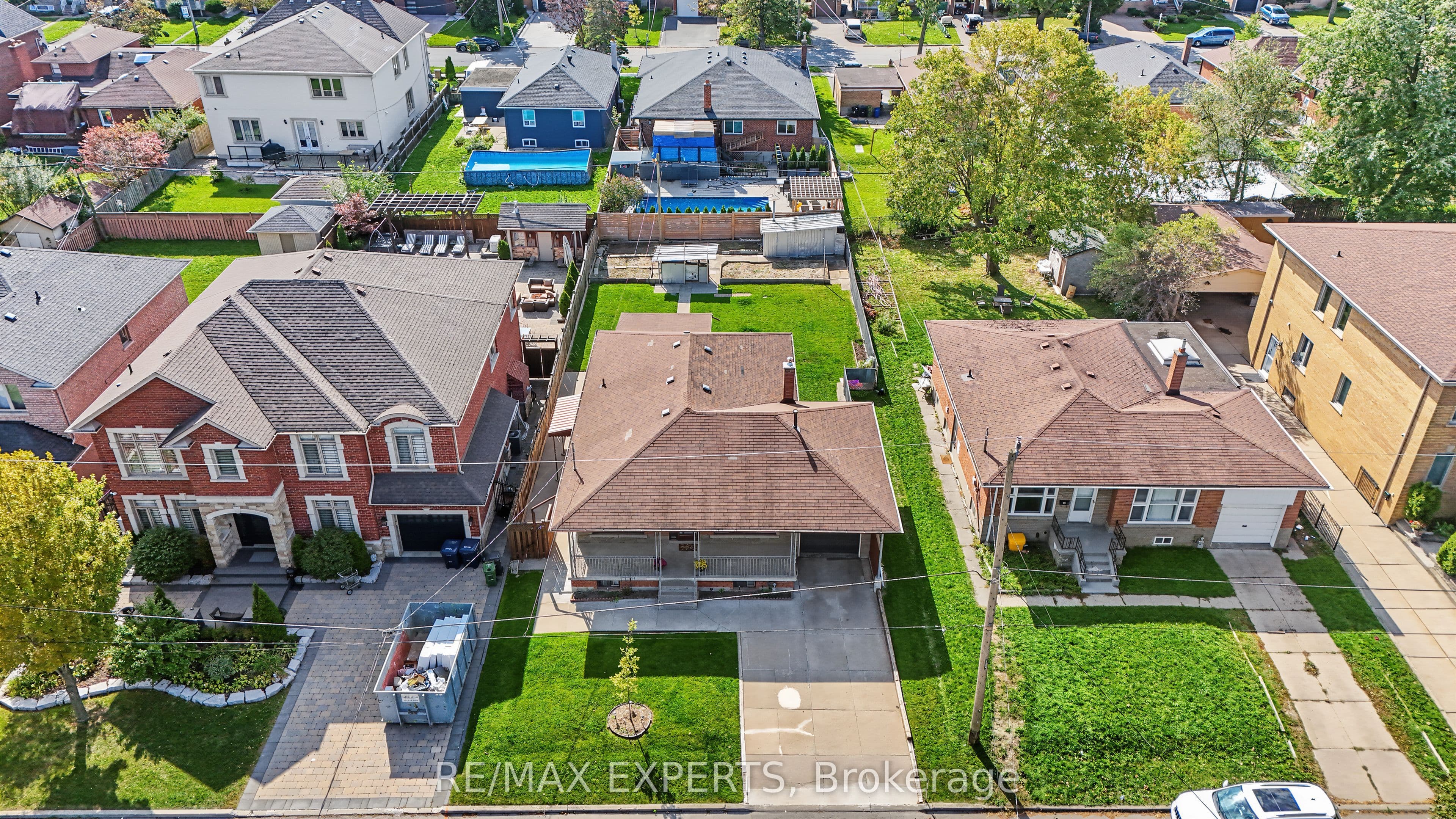 129 Sultana Avenue, Toronto, ON M6A 1T6