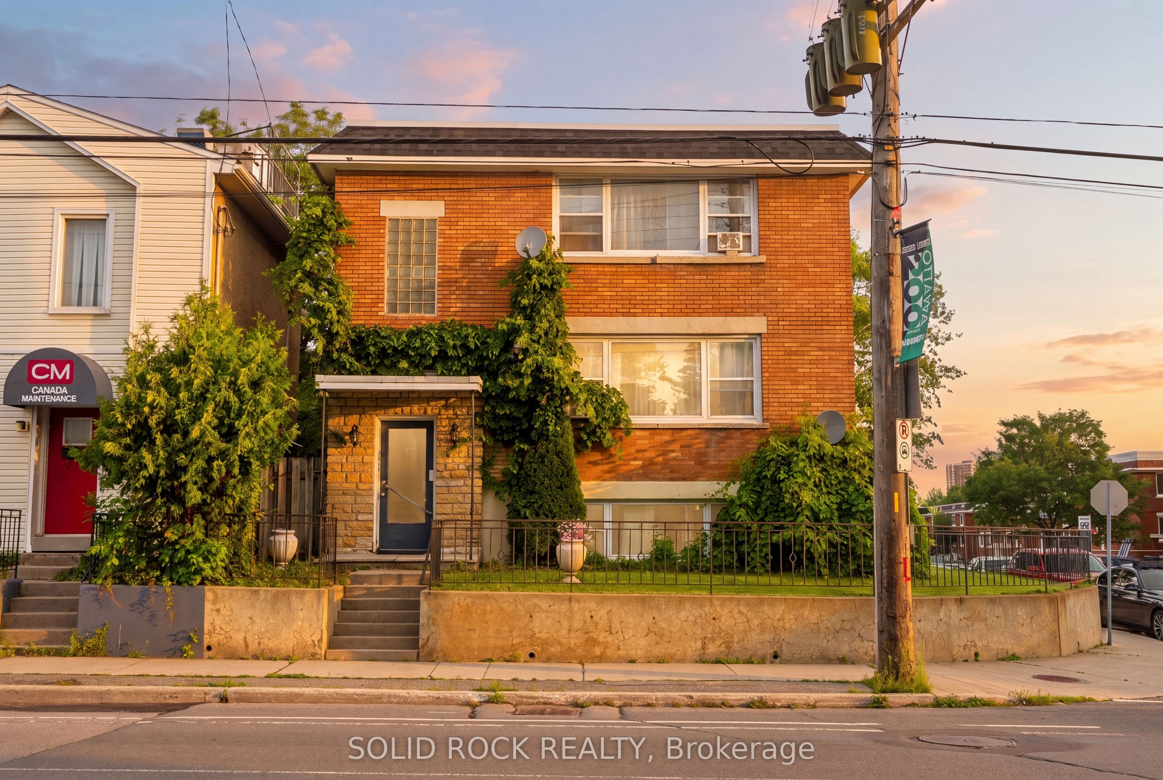 289 Mcarthur Avenue, Vanier and Kingsview Park, ON K1L 6P3