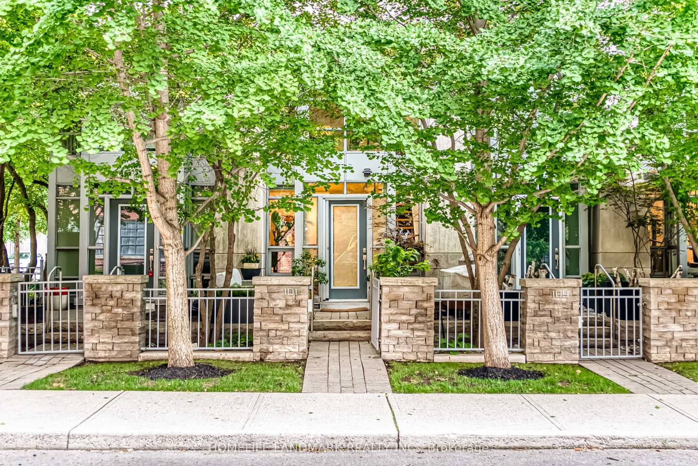 150 Homewood Avenue L101, Toronto, ON M4Y 2J6
