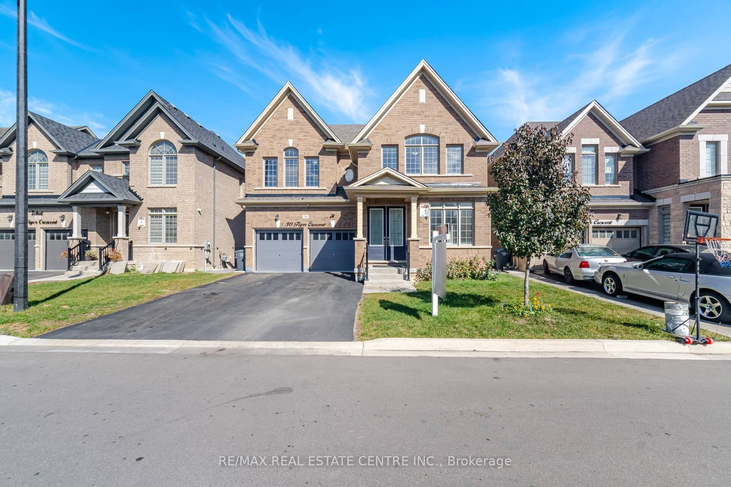 30 Tiger Crescent, Brampton, ON L6R 4C1