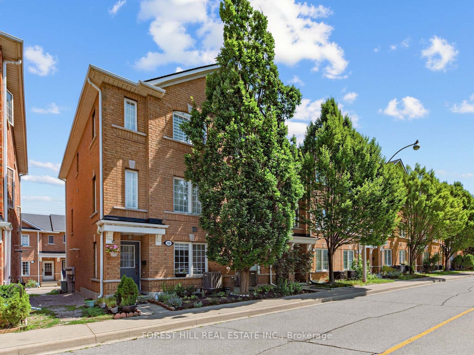 37 Birdstone Crescent, Toronto, ON M6N 5H5