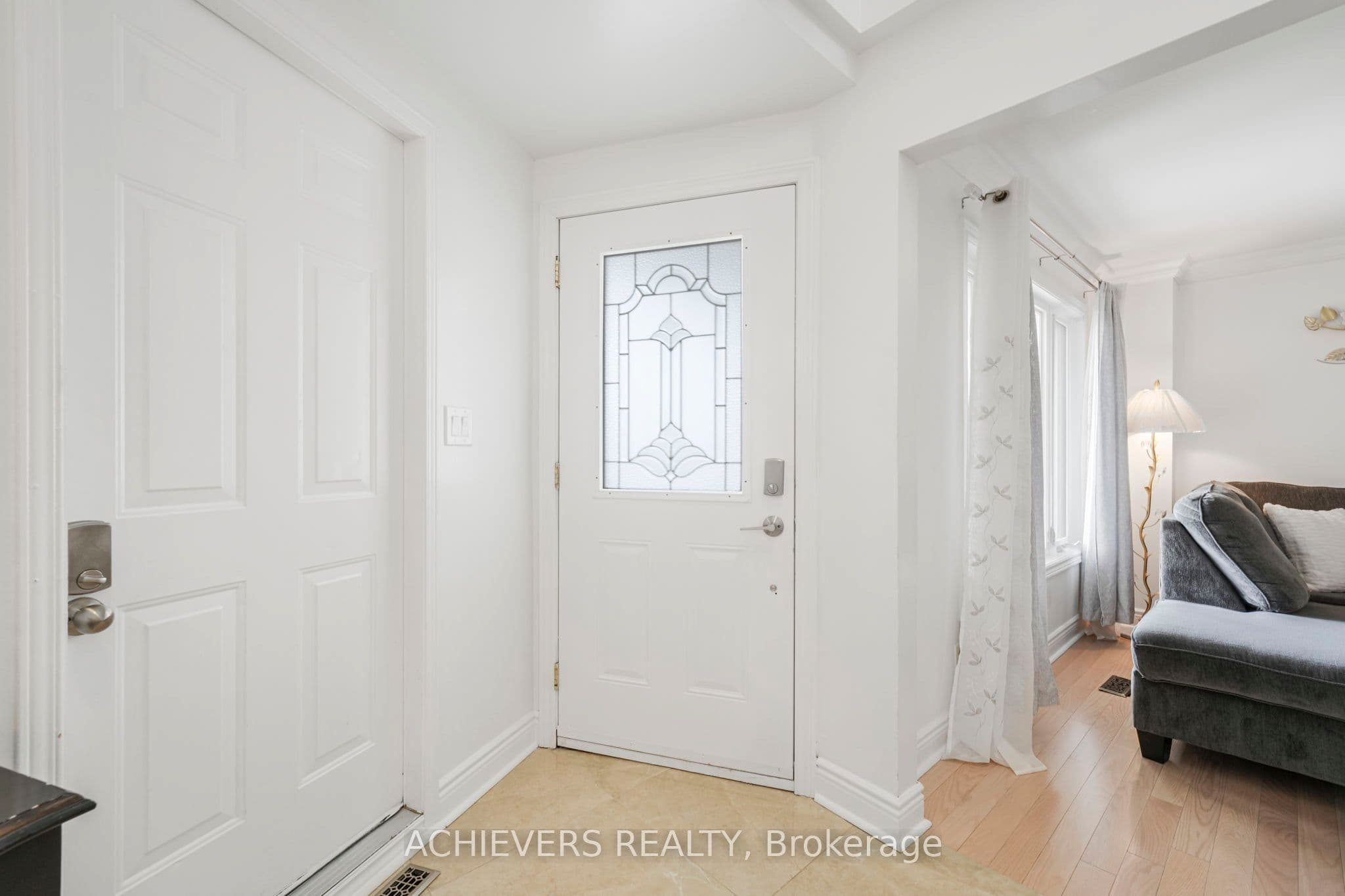 4024 Longo Circle E, Mississauga, ON L4T 4C7