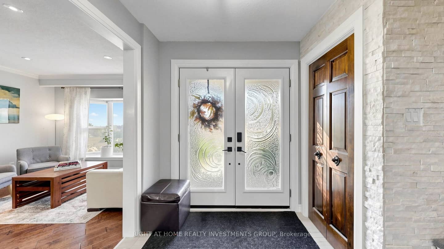 86 Burling Place, Newmarket, ON L3Y 5W4