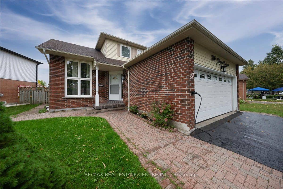 257 Wright Crescent, Ajax, ON L1S 5S5